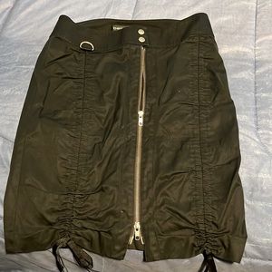 Super in front pencil skirt